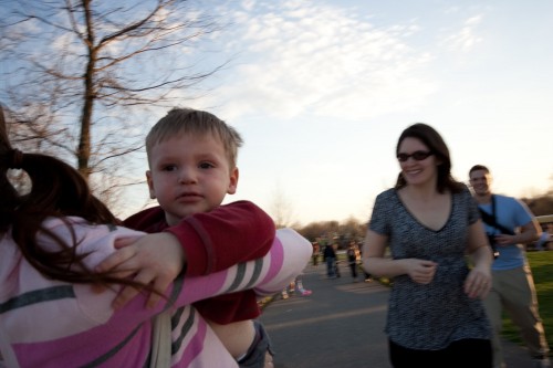 Ethan beats a hasty retreat on Wendy's back while Loren and Betsy try to keep up