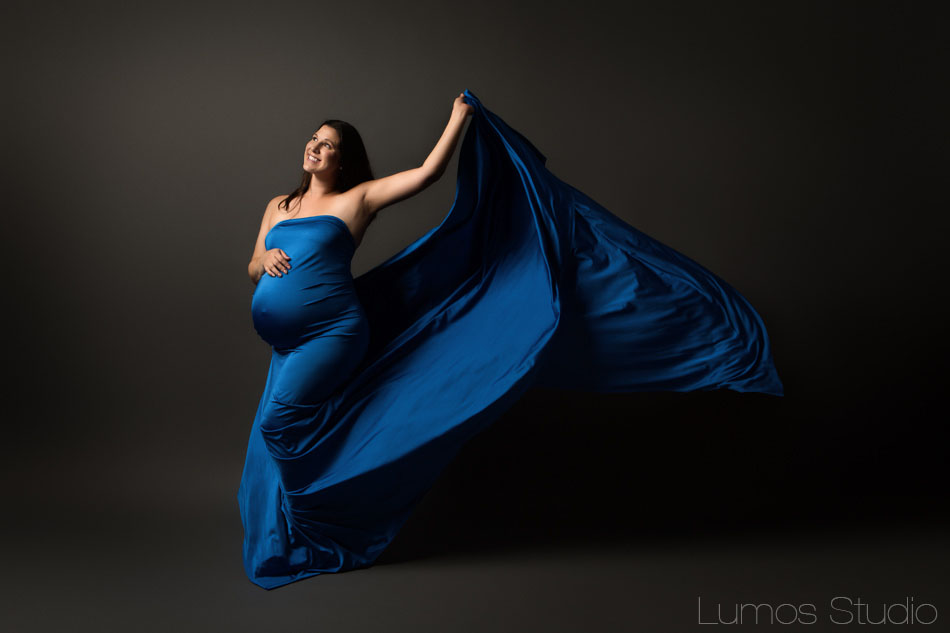 Beautiful maternity photo in blue